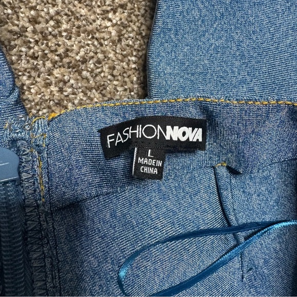 Fashion Nova Women’s Large Blue and Teal Striped High Rise Pants - Picture 9 of 14